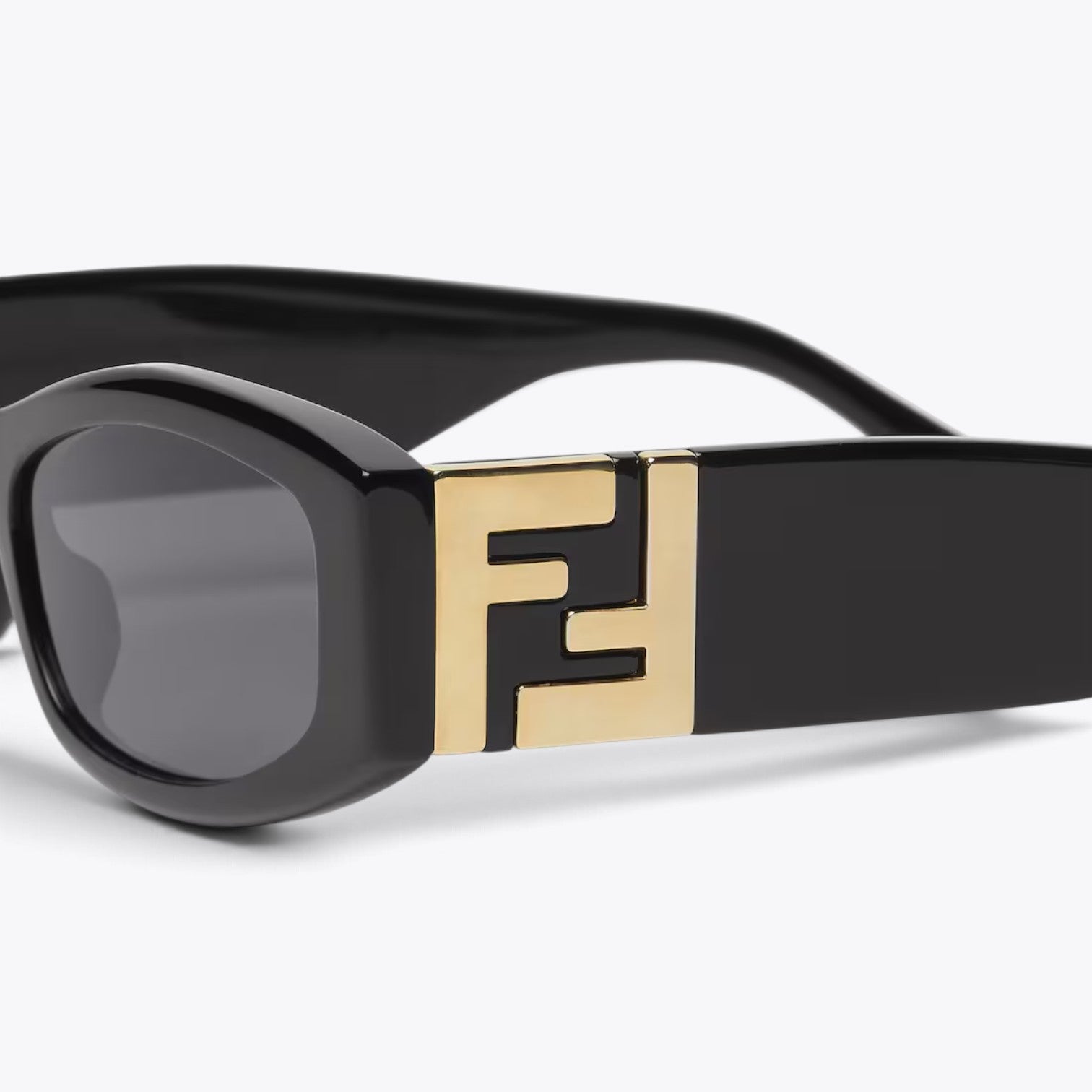 Fendi Forever FE40204I
